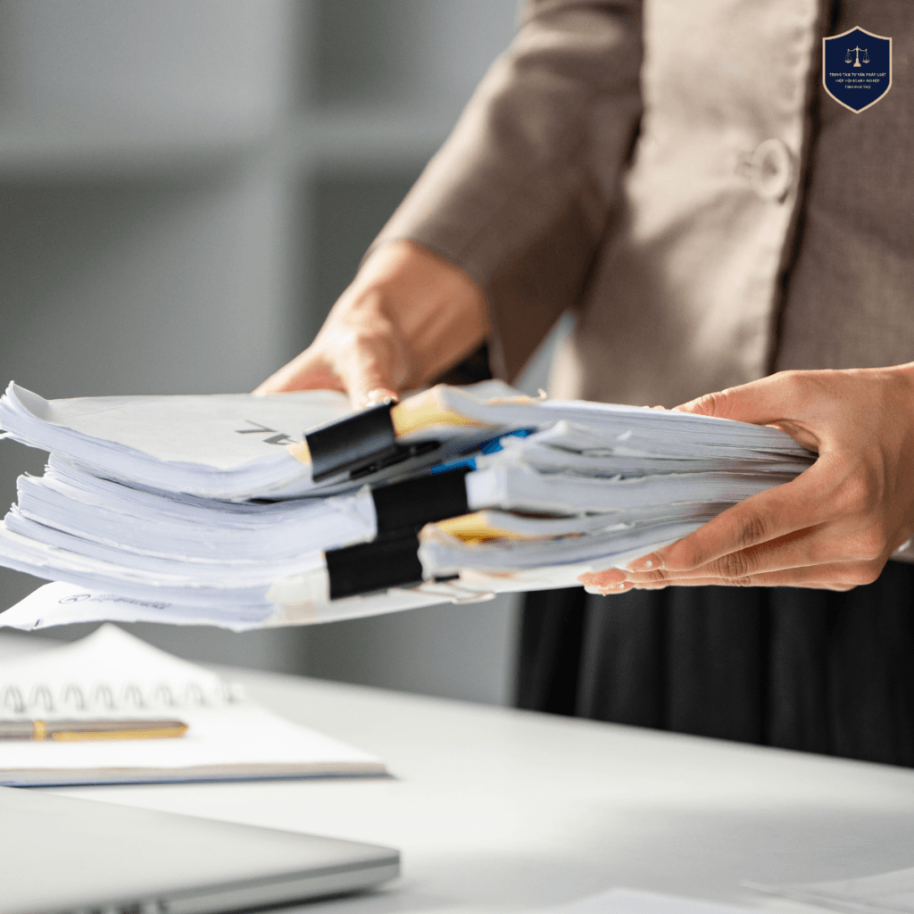 Hoàn Thiện Hồ Sơ Pháp Lý và Quy Trình Nội Bộ